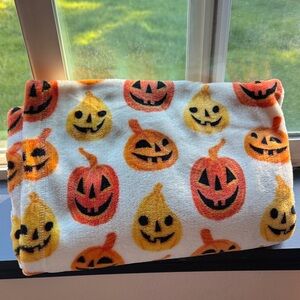 Target Halloween Pumpkin Throw Blanket - Orange and Yellow